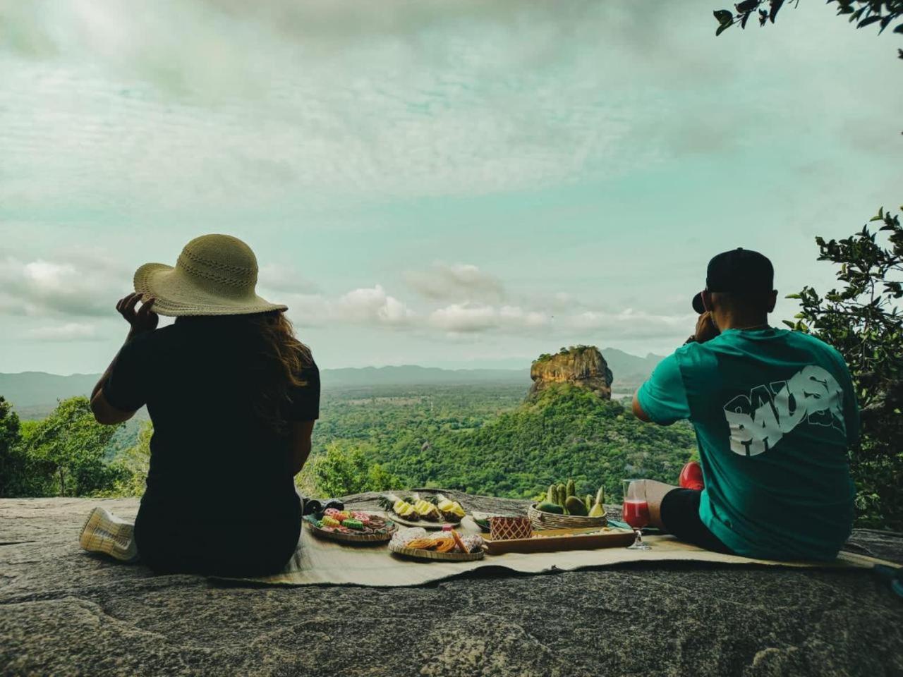 Elephant Safari Lodge Sigiriya Junction Habarana Eksteriør billede